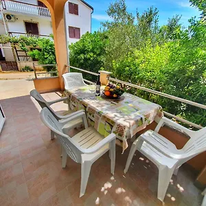 Steli Apartman Vir