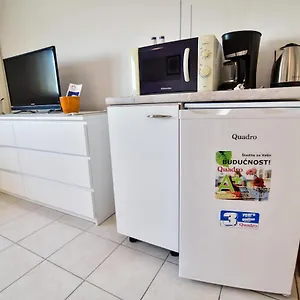 Luna Apartman Vir